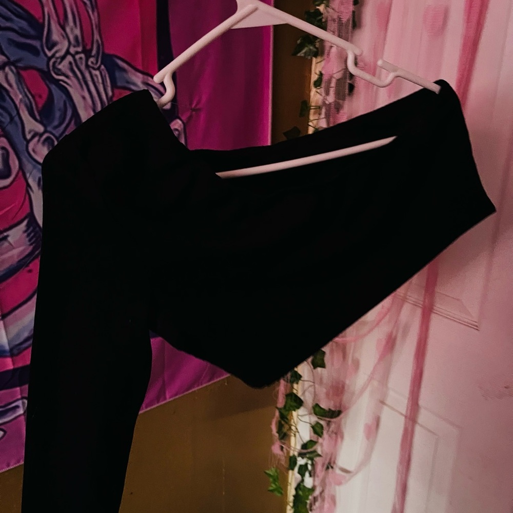 1 sleeve black crop top